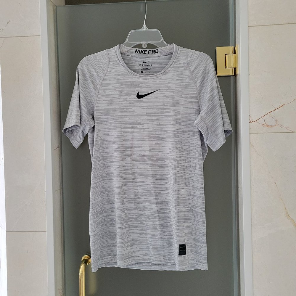 Men's Nike Pro T-Shirt Small